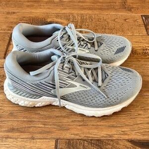 Brooks Adrenaline GTS 19 Road Running Shoes Gray White Women's Size 9.5